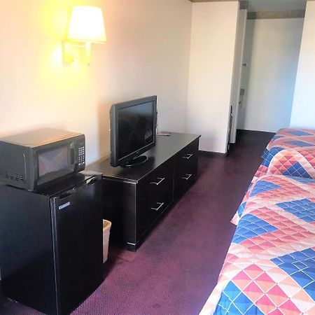 American Inn & Suites Albuquerque Bagian luar foto