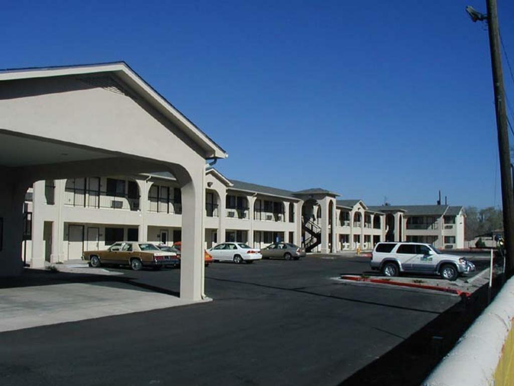 American Inn & Suites Albuquerque Bagian luar foto